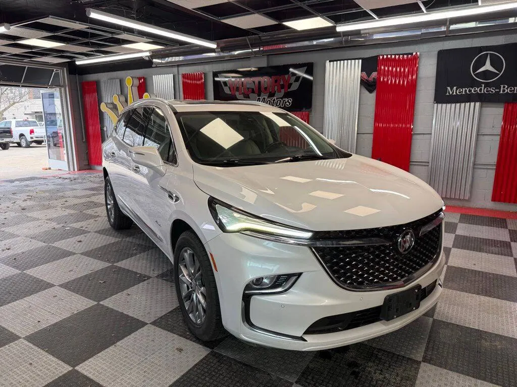 2023 Buick Enclave Avenir AWD's photo