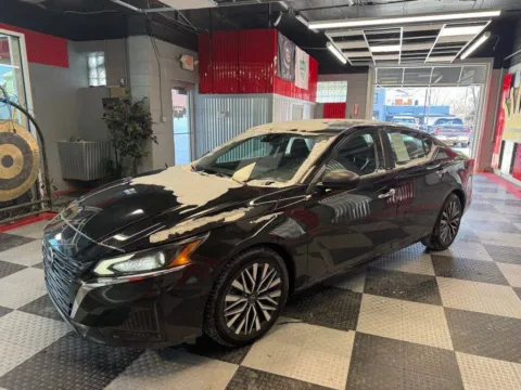 Another view of 2024 Nissan Altima 2.5 SV 4dr Sedan for sale in Royal Oak, MI at Victory Motors Royal Oak
