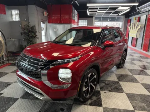 Another view of 2023 Mitsubishi Outlander SE Special Edition 4dr SUV for sale in Royal Oak, MI at Victory Motors Royal Oak
