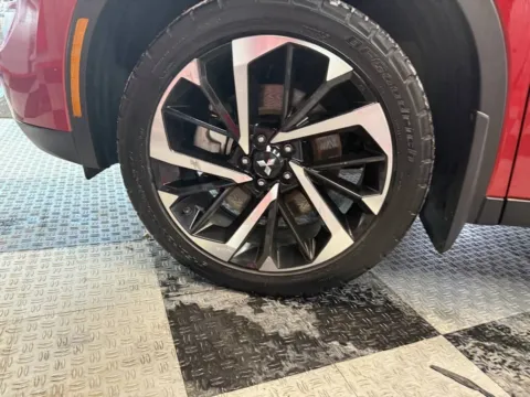 More photos of 2023 Mitsubishi Outlander SE Special Edition 4dr SUV at Victory Motors Royal Oak, MI