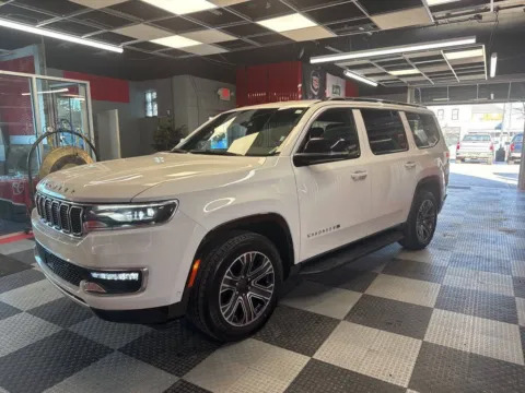 More photos of 2024 Jeep Wagoneer Series II 4x4 4dr SUV at Victory Motors Royal Oak, MI