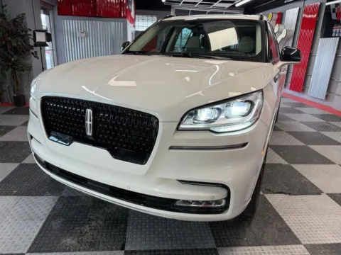 Another view of 2023 Lincoln Aviator Black Label AWD 4dr SUV for sale in Royal Oak, MI at Victory Motors Royal Oak