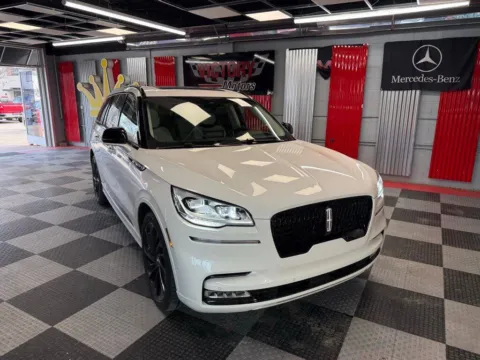 White 2023 Lincoln Aviator Black Label AWD 4dr SUV for sale in Royal Oak, MI