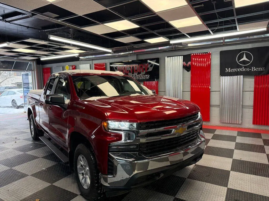 2021 Chevrolet Silverado 1500 LT 4x4 4dr Double Cab 6.6 ft. SB w/1LT for sale in Royal Oak, MI