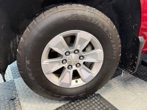 More photos of 2021 Chevrolet Silverado 1500 LT 4x4 4dr Double Cab 6.6 ft. SB w/1LT at Victory Motors Royal Oak, MI