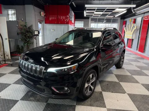 Another view of 2019 Jeep Cherokee Limited 4dr SUV for sale in Royal Oak, MI at Victory Motors Royal Oak