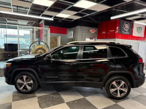 More photos of 2019 Jeep Cherokee Limited 4dr SUV at Victory Motors Royal Oak, MI