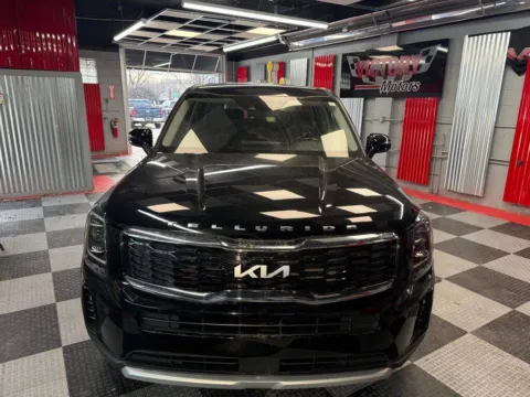 Photos of 2022 Kia Telluride LX 4dr SUV for sale in Royal Oak, MI at Victory Motors Royal Oak