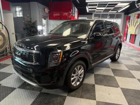 Another view of 2022 Kia Telluride LX 4dr SUV for sale in Royal Oak, MI at Victory Motors Royal Oak