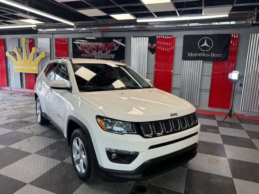 White 2018 Jeep Compass Latitude 4dr SUV for sale in Royal Oak, MI