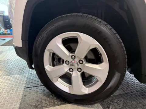 More photos of 2018 Jeep Compass Latitude 4dr SUV at Victory Motors Royal Oak, MI