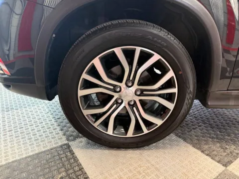 More photos of 2018 Mitsubishi Outlander Sport 2.0 LE at Victory Motors Royal Oak, MI