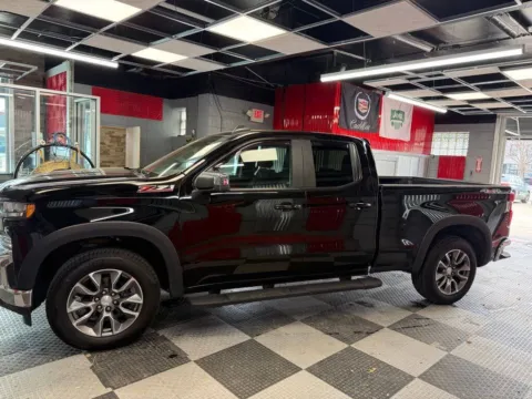 More photos of 2019 Chevrolet Silverado 1500 LT 4x4 4dr Double Cab 6.6 ft. SB at Victory Motors Royal Oak, MI