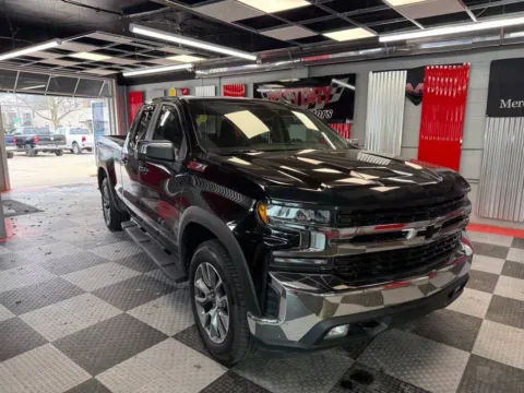 Black 2019 Chevrolet Silverado 1500 LT 4x4 4dr Double Cab 6.6 ft. SB for sale in Royal Oak, MI