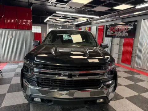 Photos of 2019 Chevrolet Silverado 1500 LT 4x4 4dr Double Cab 6.6 ft. SB for sale in Royal Oak, MI at Victory Motors Royal Oak