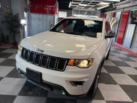 Another view of 2020 Jeep Grand Cherokee Limited 4x4 4dr SUV for sale in Royal Oak, MI at Victory Motors Royal Oak