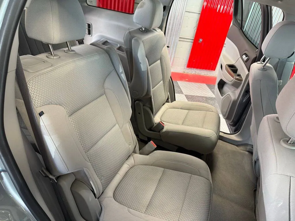 2023 GMC Acadia SLE - Photo 32