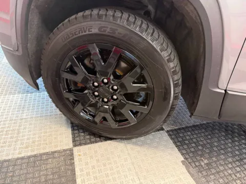 More photos of 2023 GMC Acadia SLE 4x4 4dr SUV at Victory Motors Royal Oak, MI