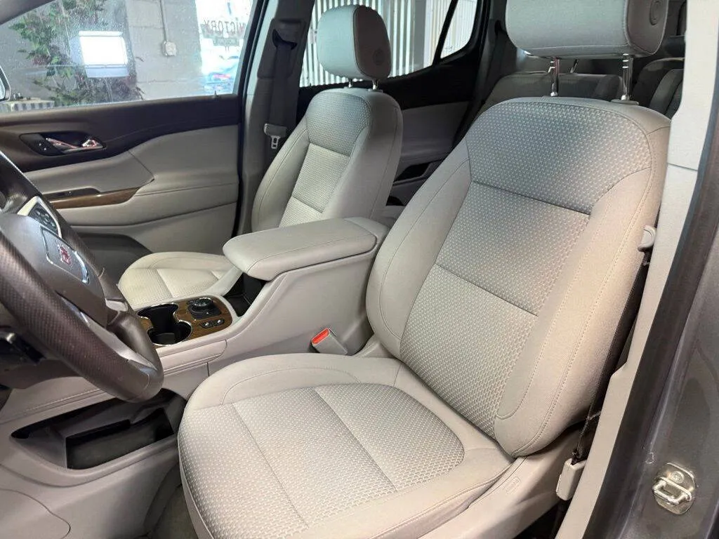 2023 GMC Acadia SLE - Photo 16