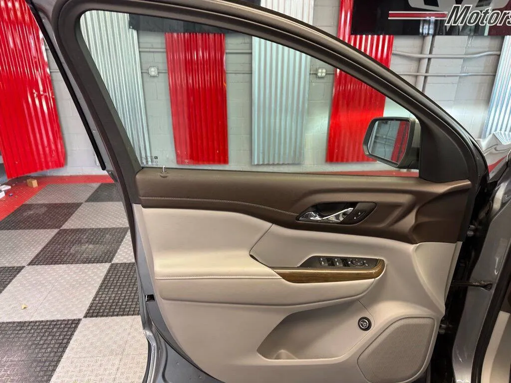 2023 GMC Acadia SLE - Photo 13