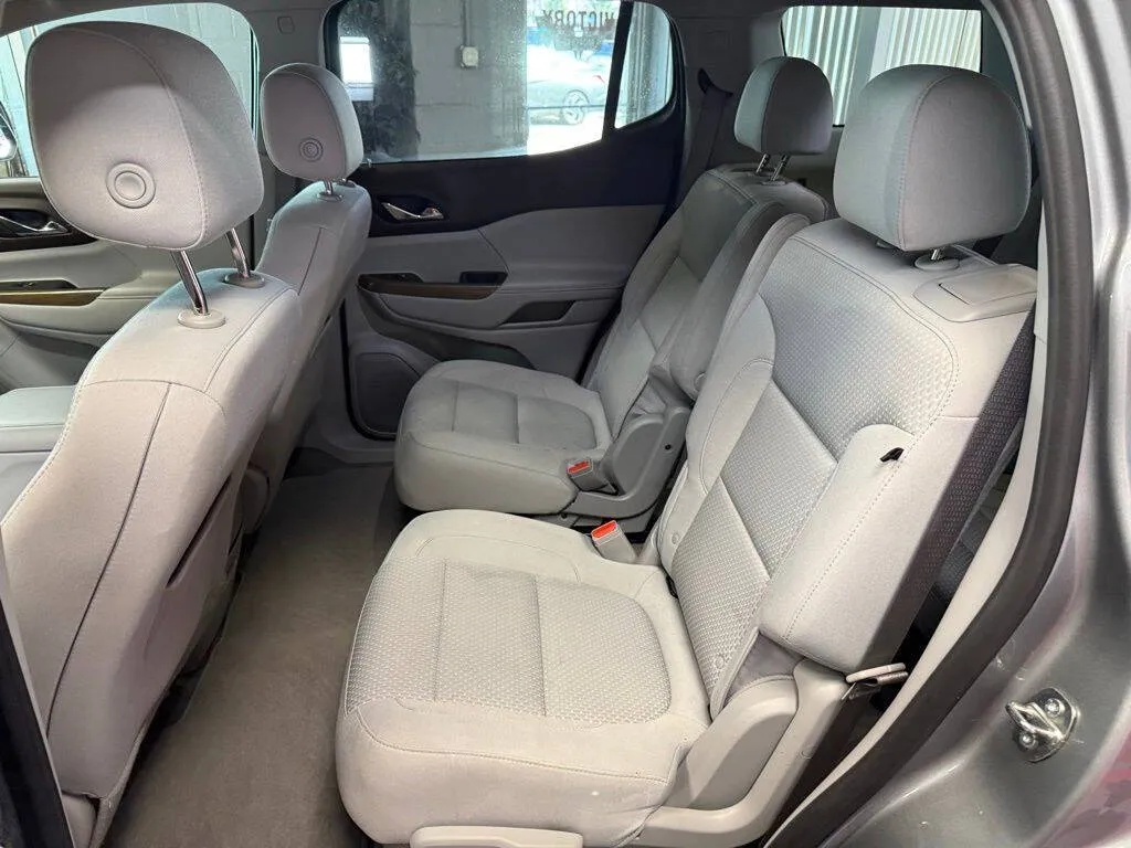 2023 GMC Acadia SLE - Photo 24