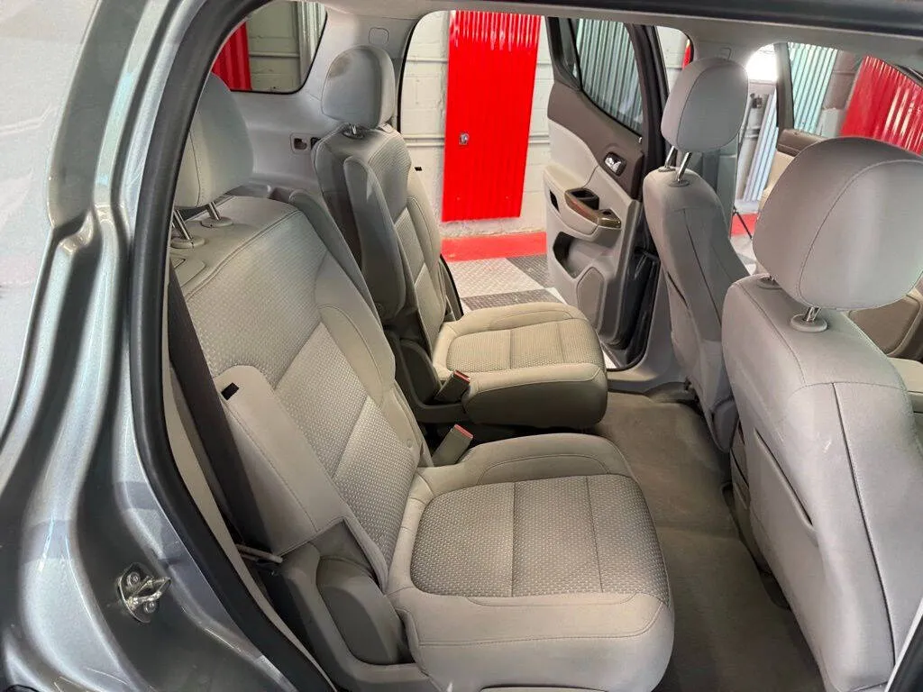 2023 GMC Acadia SLE - Photo 31