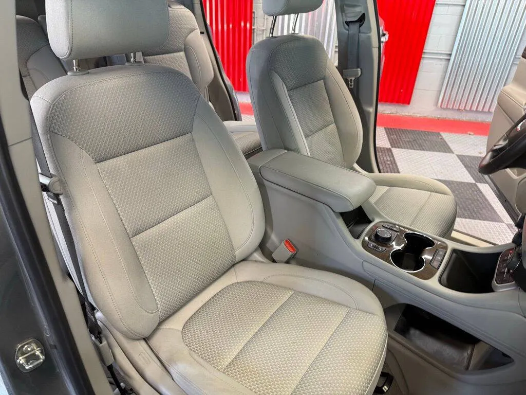 2023 GMC Acadia SLE - Photo 36