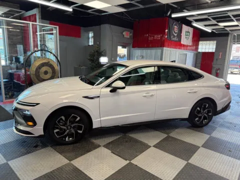 More photos of 2025 Hyundai Sonata SEL at Victory Motors Royal Oak, MI