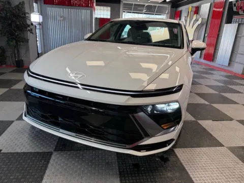 Another view of 2025 Hyundai Sonata SEL for sale in Royal Oak, MI at Victory Motors Royal Oak