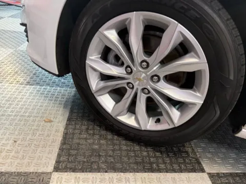 More photos of 2025 Chevrolet Malibu LT 4dr Sedan w/1LT at Victory Motors Royal Oak, MI