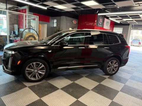More photos of 2021 Cadillac XT6 Premium Luxury 4x4 4dr SUV at Victory Motors Royal Oak, MI