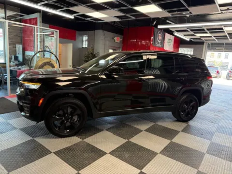 More photos of 2022 Jeep Grand Cherokee L Limited 4x4 4dr SUV at Victory Motors Royal Oak, MI
