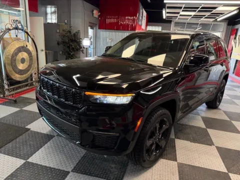 Another view of 2022 Jeep Grand Cherokee L Limited 4x4 4dr SUV for sale in Royal Oak, MI at Victory Motors Royal Oak