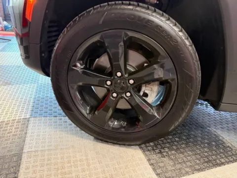 More photos of 2022 Jeep Grand Cherokee L Limited 4x4 4dr SUV at Victory Motors Royal Oak, MI