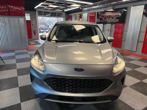 Photos of 2021 Ford Escape SE AWD 4dr SUV for sale in Royal Oak, MI at Victory Motors Royal Oak