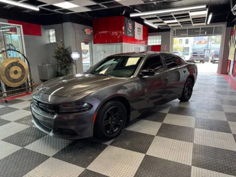 More photos of 2019 Dodge Charger SXT 4dr Sedan at Victory Motors Royal Oak, MI