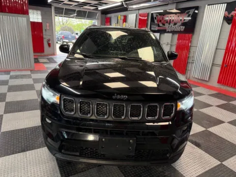 Photos of 2024 Jeep Compass Latitude 4x4 4dr SUV for sale in Royal Oak, MI at Victory Motors Royal Oak