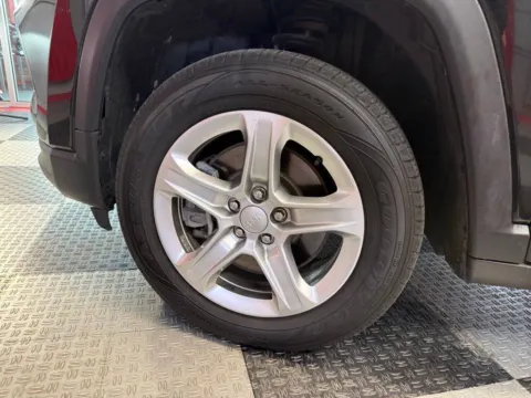 More photos of 2024 Jeep Compass Latitude 4x4 4dr SUV at Victory Motors Royal Oak, MI