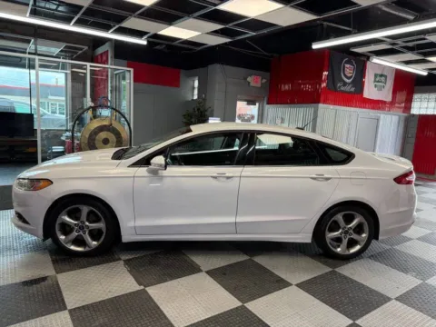 More photos of 2015 Ford Fusion SE 4dr Sedan at Victory Motors Royal Oak, MI