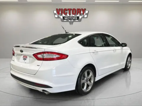 More photos of 2015 Ford Fusion SE 4dr Sedan at Victory Motors Royal Oak, MI