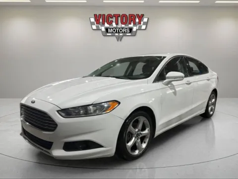 White 2015 Ford Fusion SE 4dr Sedan for sale in Royal Oak, MI