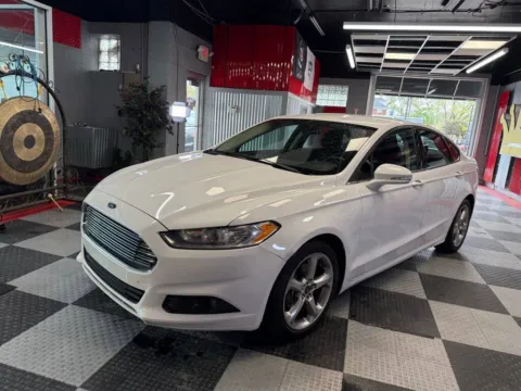 Another view of 2015 Ford Fusion SE 4dr Sedan for sale in Royal Oak, MI at Victory Motors Royal Oak