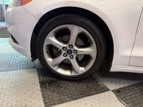 More photos of 2015 Ford Fusion SE 4dr Sedan at Victory Motors Royal Oak, MI