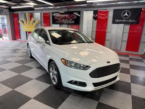 White 2015 Ford Fusion SE 4dr Sedan for sale in Royal Oak, MI