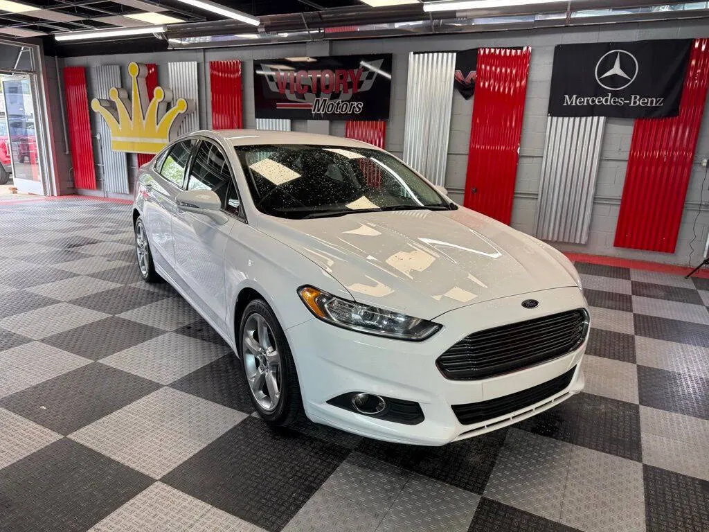 White 2015 Ford Fusion SE 4dr Sedan for sale in Royal Oak, MI