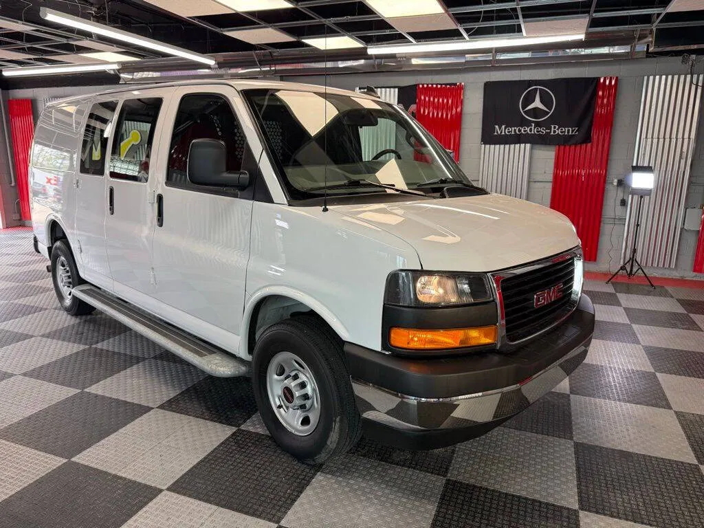 2024 GMC Savana 2500's photo
