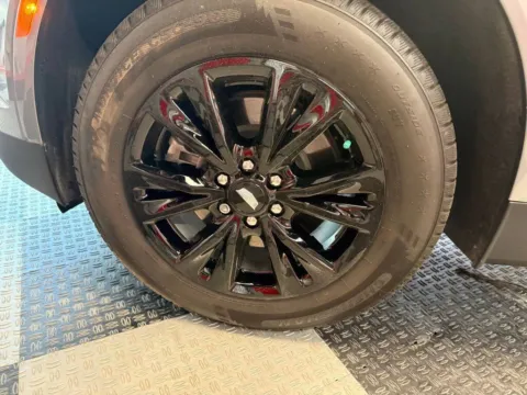 More photos of 2021 Cadillac XT5 Luxury 4dr SUV at Victory Motors Royal Oak, MI
