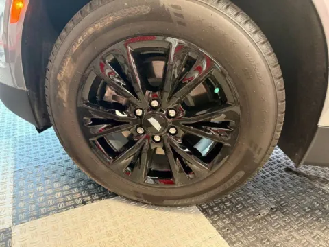 More photos of 2021 Cadillac XT5 Luxury 4dr SUV at Victory Motors Royal Oak, MI