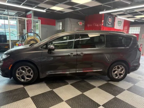 More photos of 2023 Chrysler Pacifica Limited 4dr Mini Van at Victory Motors Royal Oak, MI