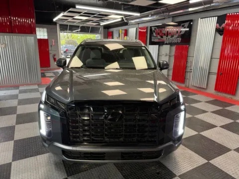 Photos of 2025 Hyundai Palisade SEL Premium 4dr SUV for sale in Royal Oak, MI at Victory Motors Royal Oak